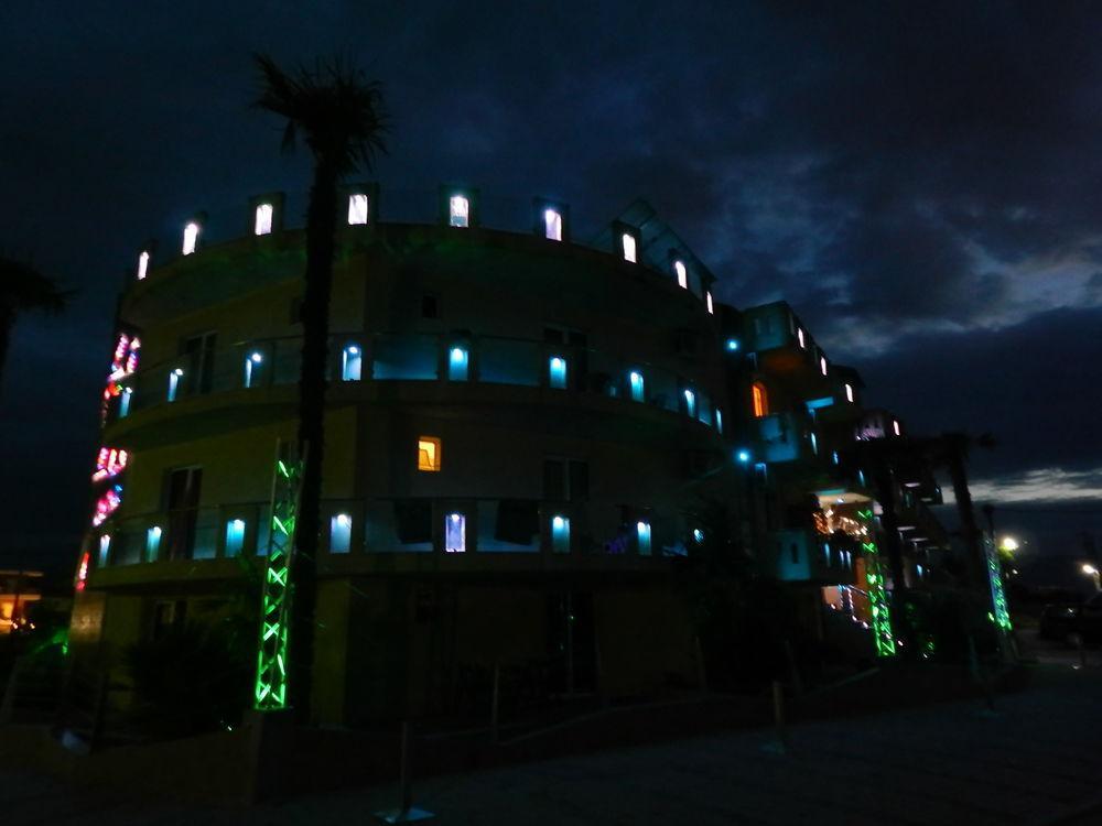 Lilalo Ηotel Paralía Kültér fotó