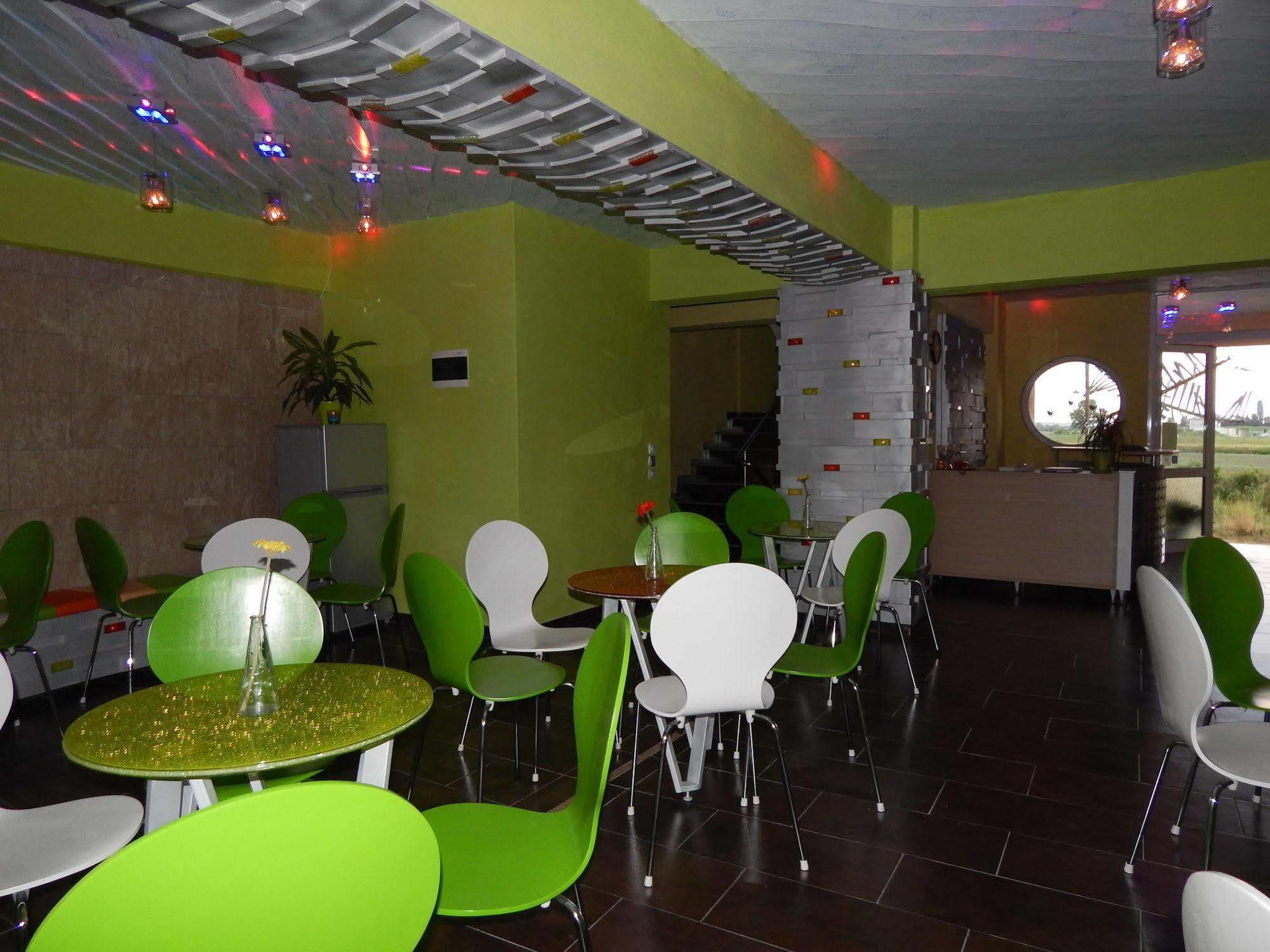 Lilalo Ηotel Paralía Kültér fotó