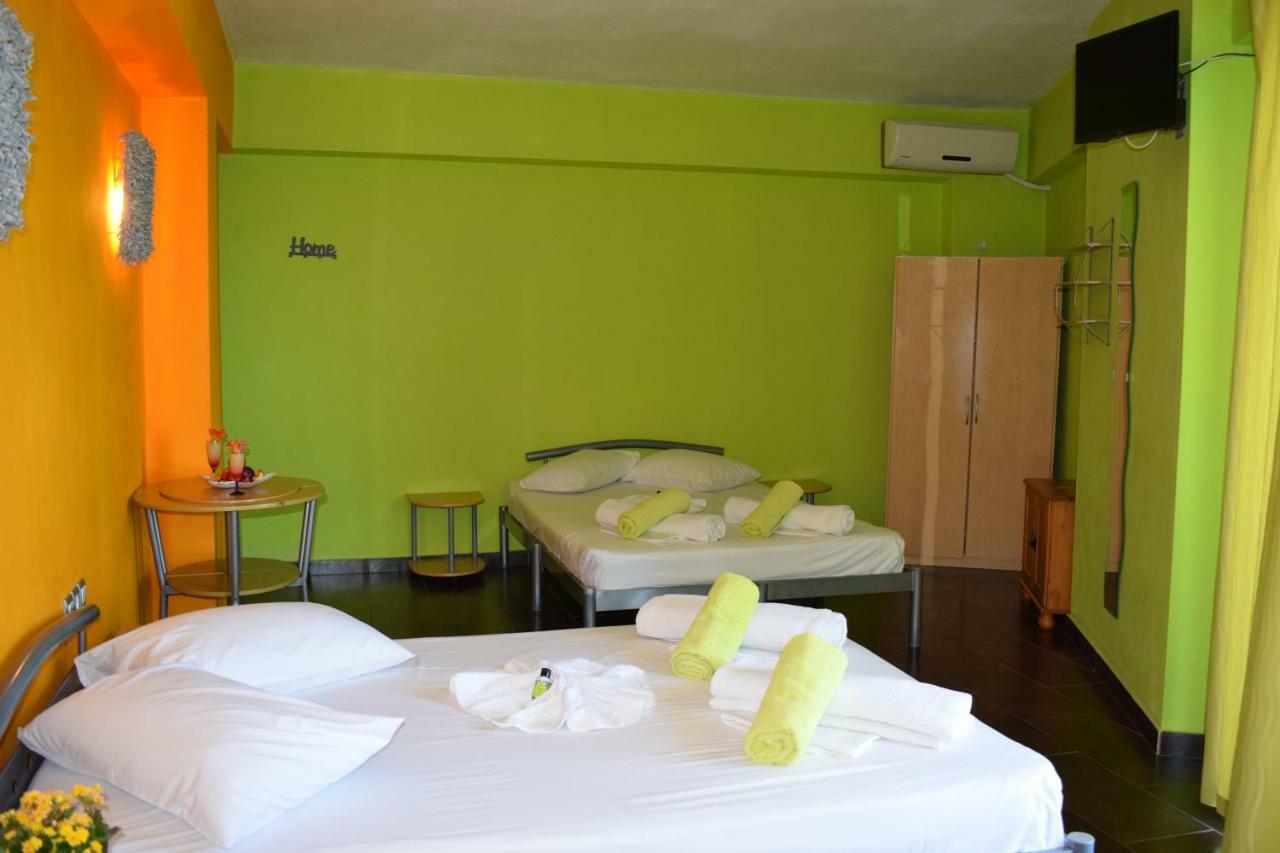 Lilalo Ηotel Paralía Kültér fotó